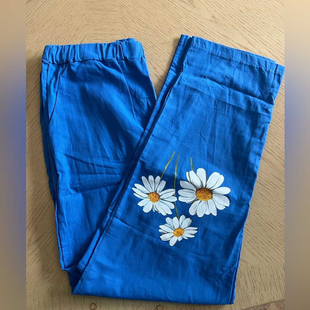 New Without Tags, Women’s Coverup / Beach Pants, Blue. Size Large.
